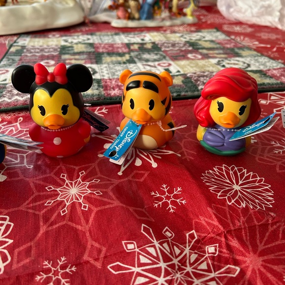 Pick 1 - NWOT Disney Character Bath Toys Set - Multicolor - Picture 3 of 4